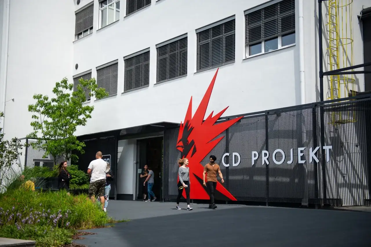 Przed siedzibą CD Projekt Red, twórców Cyberpunka, który jest polską grą.