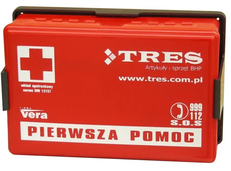 różne rodzaje apteczek pierwszej pomocy domowa samochodowa turystyczna
