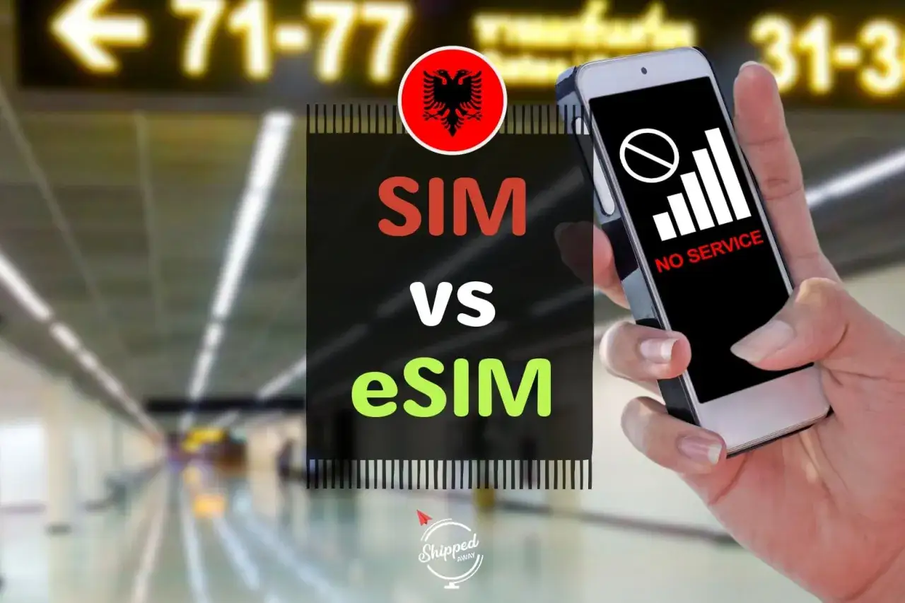 Ręka trzyma smartfon z komunikatem 