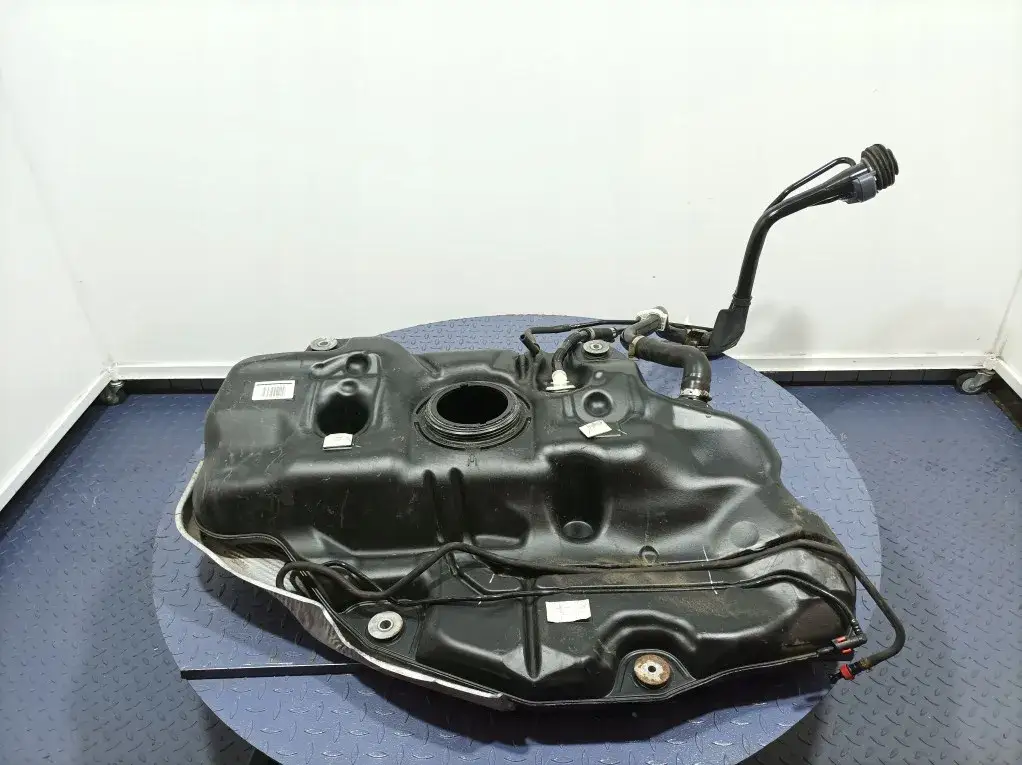 Toyota Auris zbiornik paliwa wlew