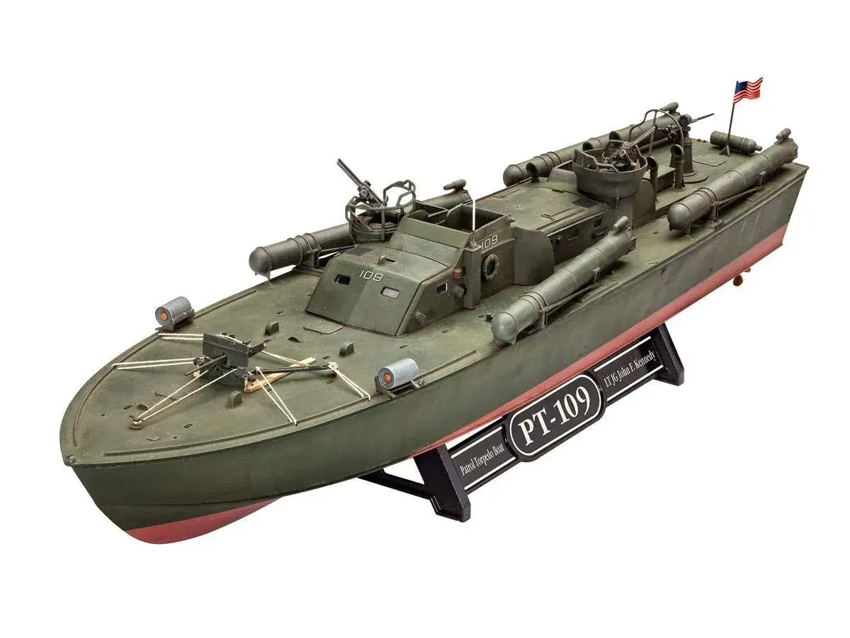 Modell des Patrouillenboots PT-109, bekannt durch John F. Kennedy. Bewaffnet mit Torpedos und Maschinengewehren.