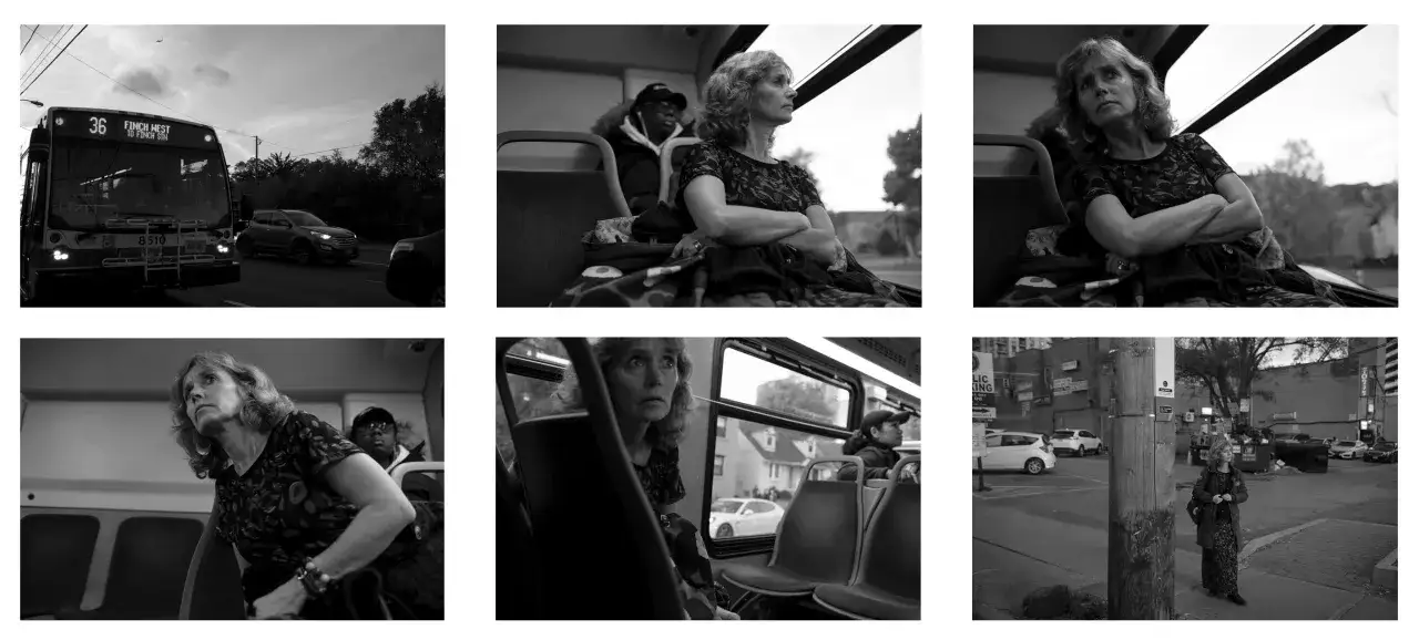 Fotoreportaż z podróży autobusem. Kobieta zamyślona patrzy przez okno, inni pasażerowie, miejski krajobraz.