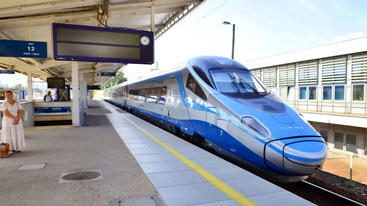porównanie transportu Szczecin Warszawa
