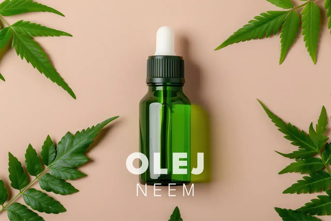 Olej neem na twarz jak stosować? Zobacz, jak naturalne składniki mogą odmienić Twoją pielęgnację. Butelka oleju neem otoczona liśćmi.