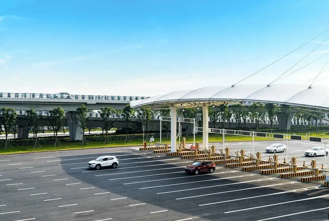 Zdjęcie Ile można jechać na autostradzie A4? Sprawdź ważne limity prędkości
