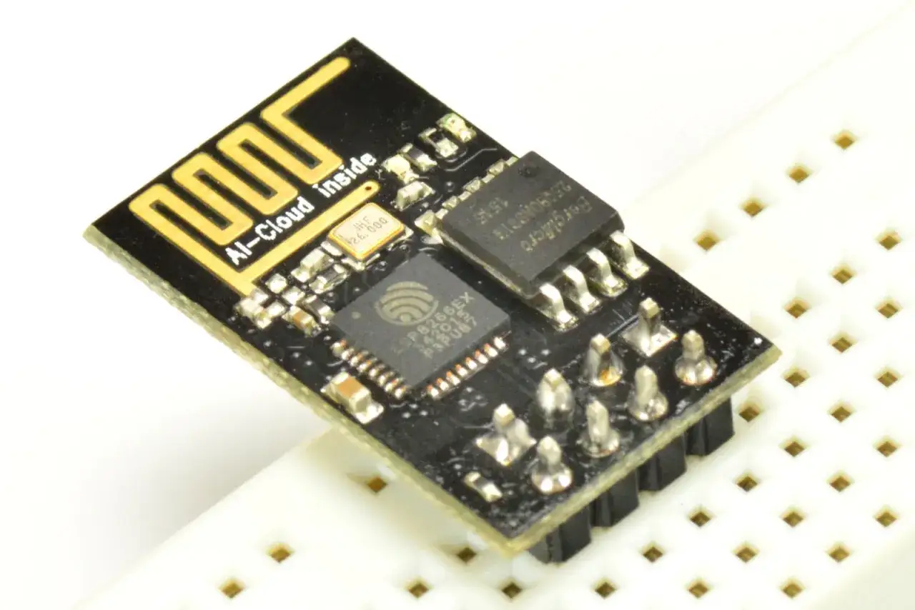 Zdjęcie Co to jest ESP8266 i jakie ma zastosowania w projektach elektronicznych?