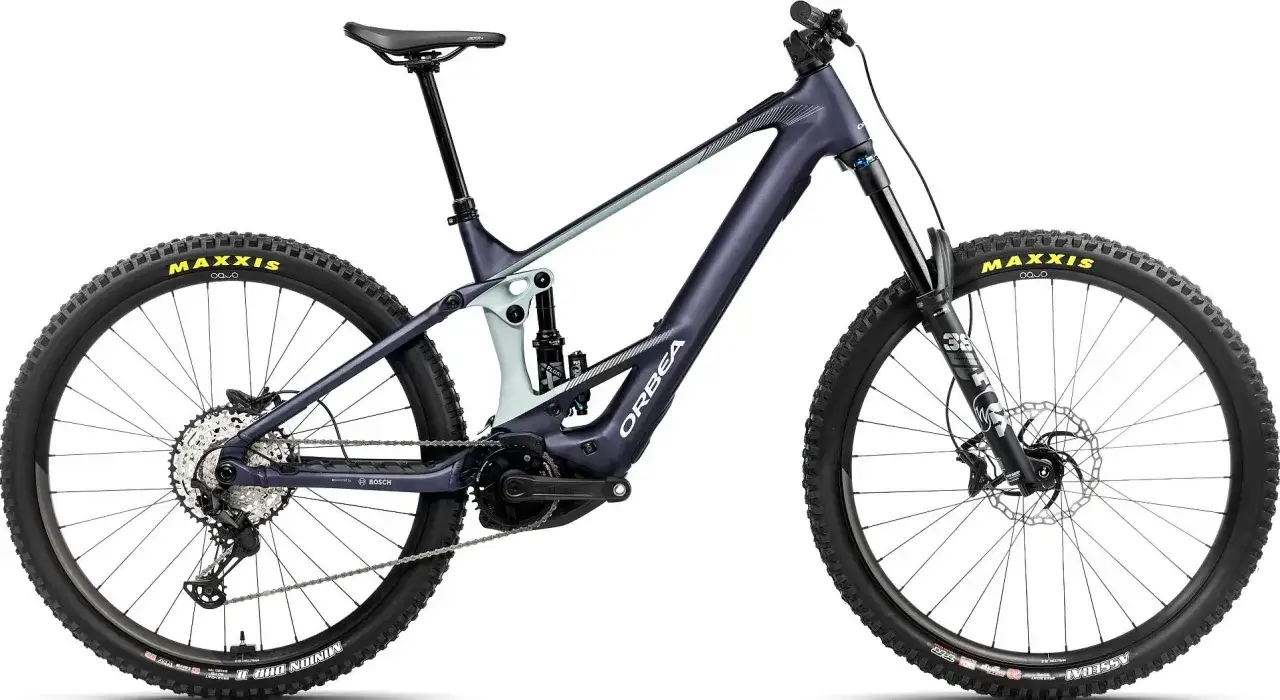 Orbea - hiszpańska firma rowerowa, znana z innowacyjnych rowerów elektrycznych, takich jak ten full-suspension.