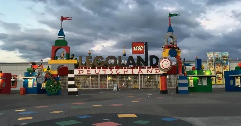 Zdjęcie Legoland Dania czy Niemcy: Gdzie znajdziesz lepsze atrakcje i ceny?