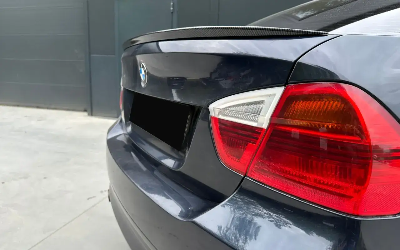 BMW E90 spoiler ABS vs carbon