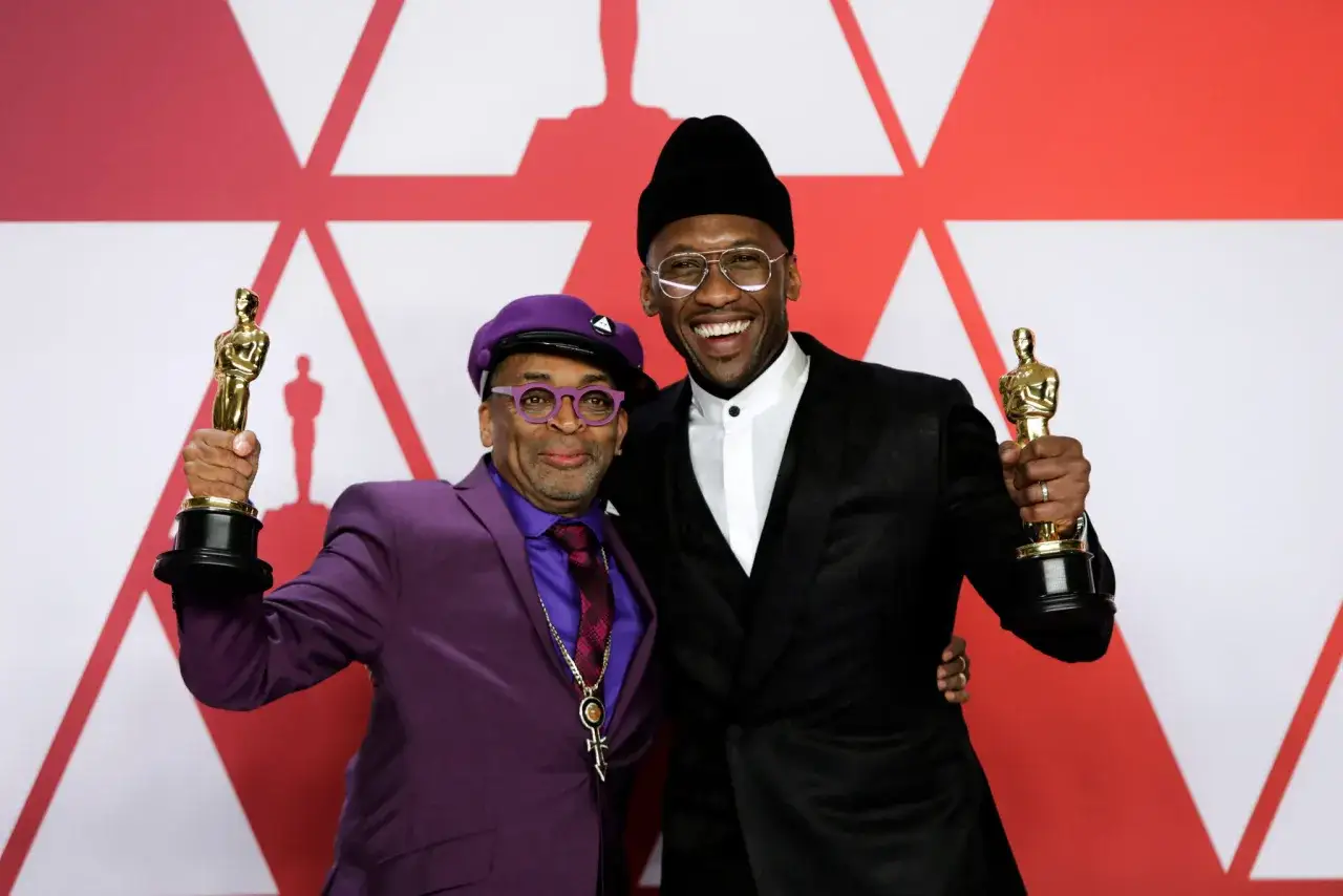 Spike Lee i Mahershala Ali z Oscarami. Obsada filmu
