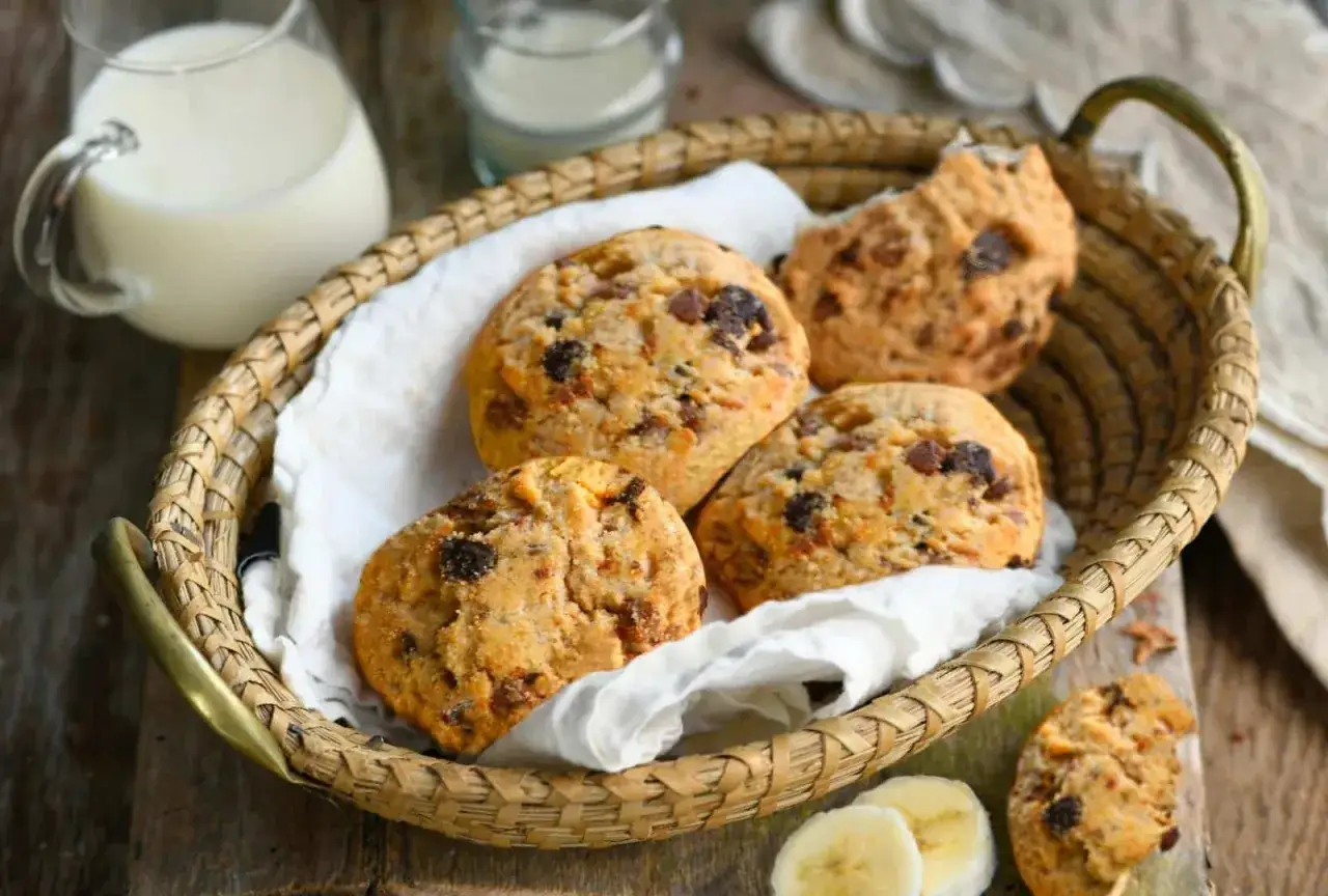 Délicieux cookies aux pépites de chocolat et bananes mûres, parfaits pour savoir que faire avec des bananes trop mures. Un délice !