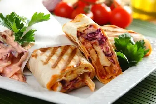 kebab z kurczakiem i warzywami