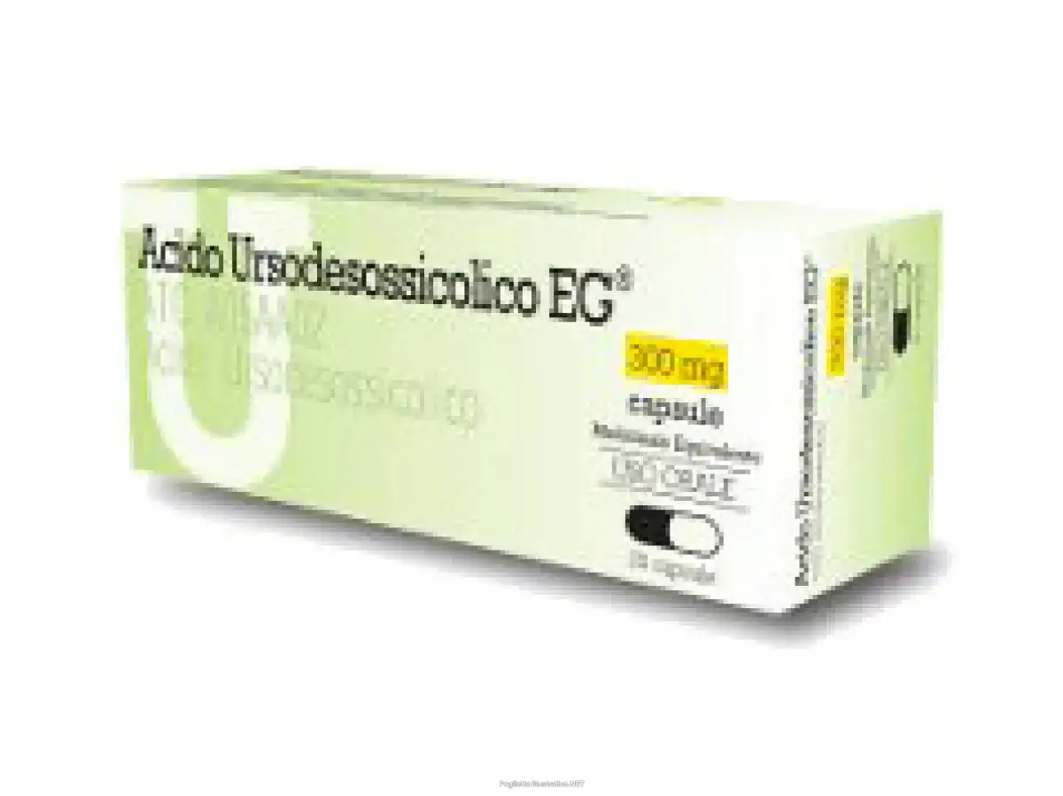 Scatola di Acido Ursodesossicolico EG 300 mg capsule. Per l'assunzione prima o dopo i pasti, consultare il foglietto illustrativo.