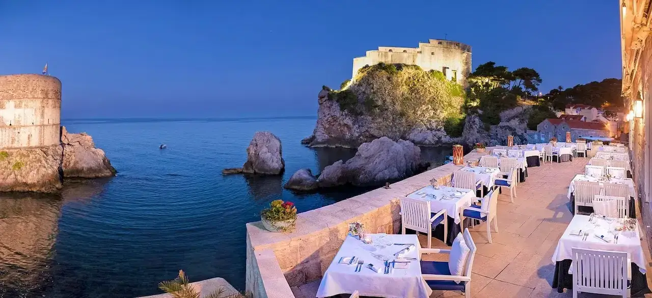 Dubrownik restauracja z widokiem na morze Stare Miasto