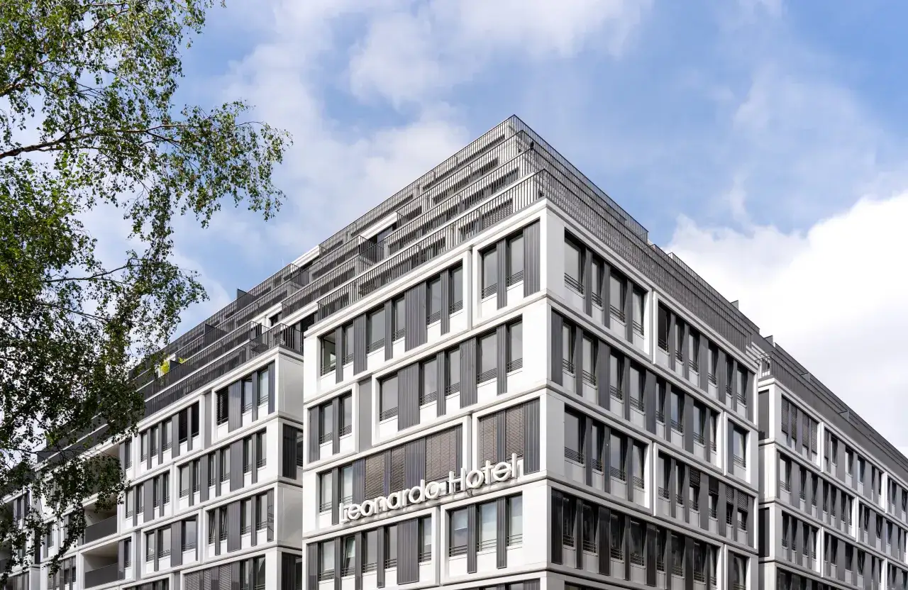 Leonardo Hotel Berlin Mitte Fassade und Umgebung