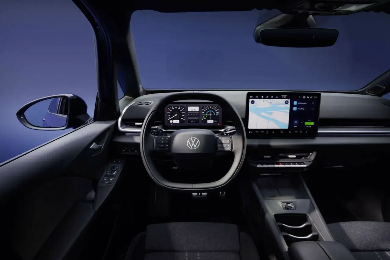 Interior del id3 neo con pantalla t&aacute;ctil, volante y panel de instrumentos digital.
