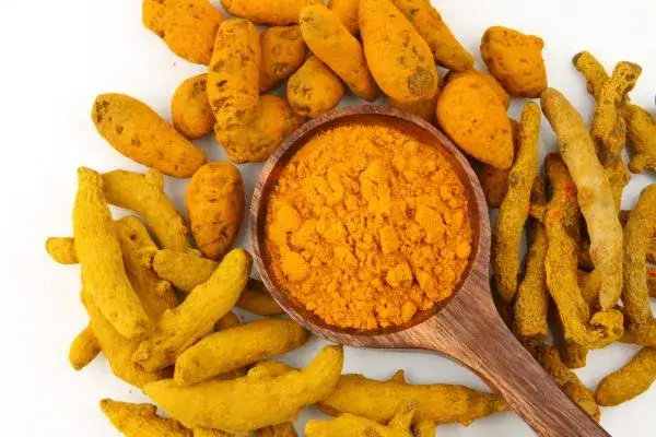 kurkuma i imbir jako składniki curry