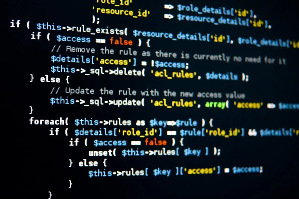 Code Python affichant des règles d'accès. On y voit des conditions