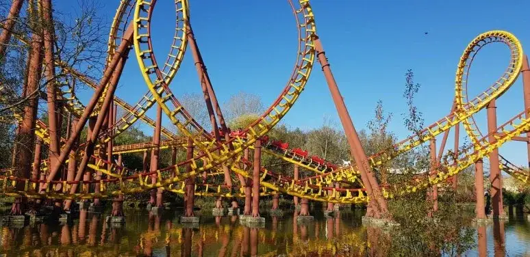 montagne russe parc d'attraction nord de la France