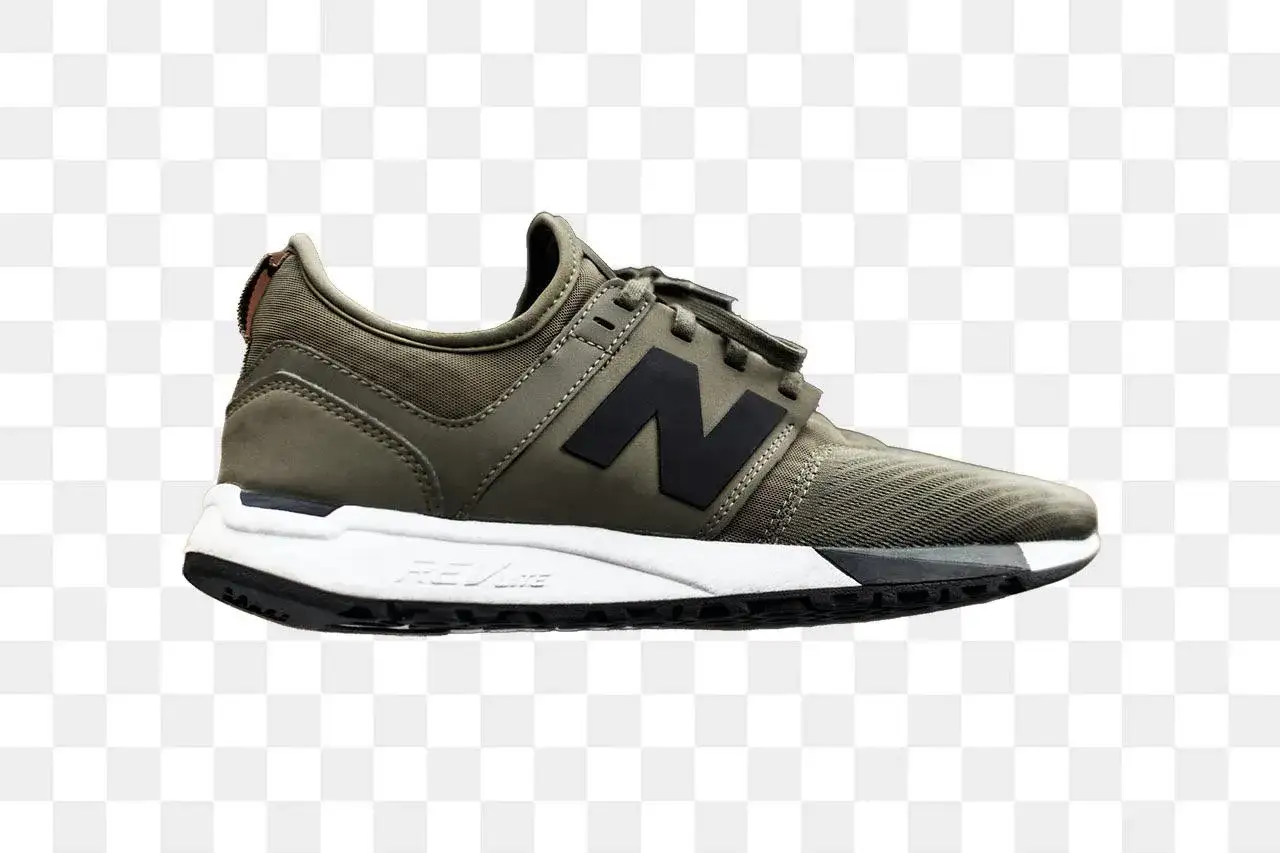 Oliwkowy but sportowy New Balance z czarnym logo 