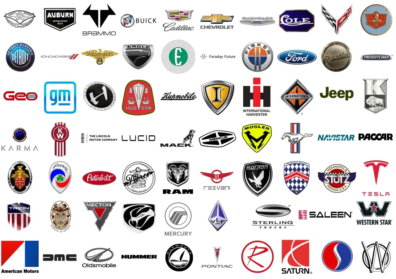 Kolekcja logotypów amerykańskich samochodów, od klasycznych po nowoczesne, takich jak Ford, Chevrolet, Cadillac, Jeep, Tesla i wiele innych.