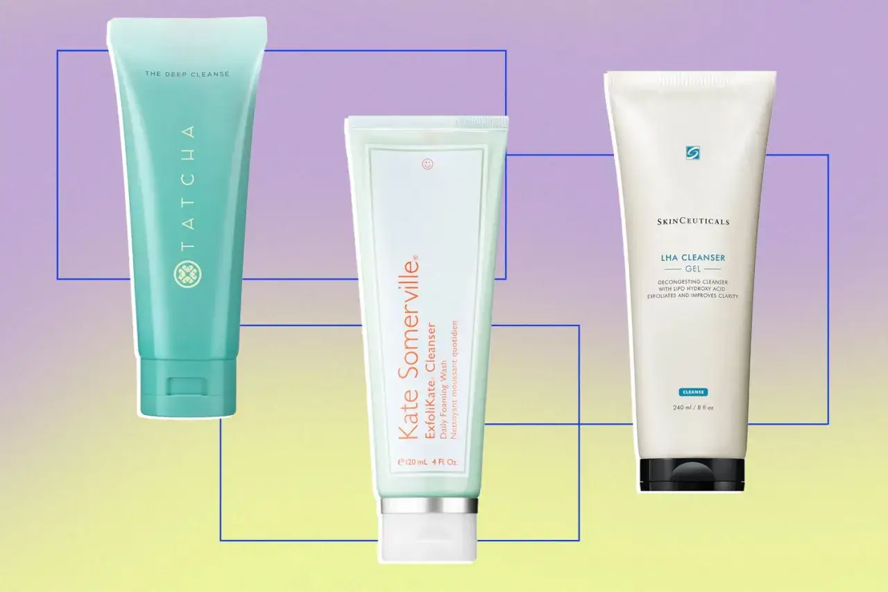 Trzy kosmetyki do oczyszczania twarzy: Tatcha, Kate Somerville i SkinCeuticals. Pomogą Ci w walce z zatkanymi porami.
