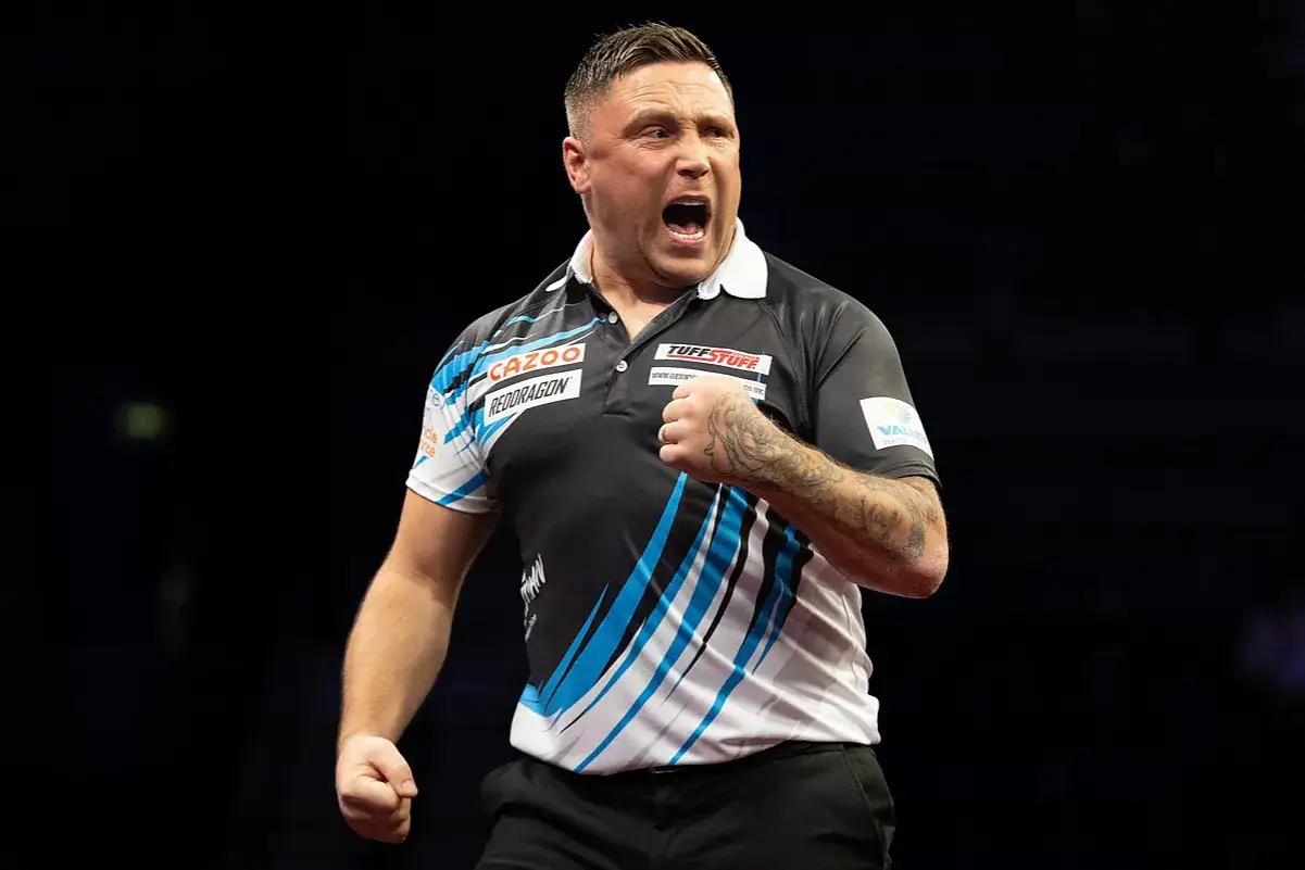 Gerwyn Price świętuje zwycięstwo na mistrzostwach świata w darta.