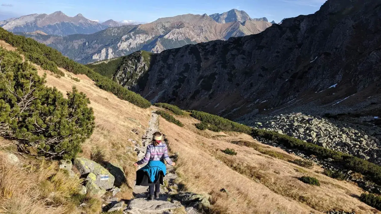 Wędrówka szlakiem przez jesienne Tatry, cel: Morskie Oko i Dolina Pięciu Stawów w jeden dzień.