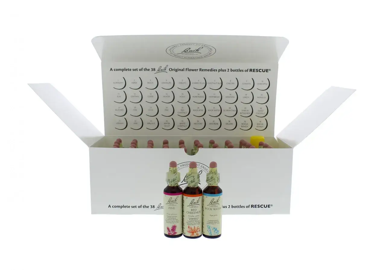 Een complete set Bach bloesem remedies, met de vraag: werkt bachbloesem echt? De set bevat 38 flesjes en 2 RESCUE flesjes.