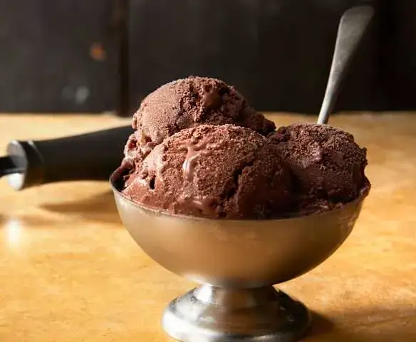 wegańskie lody czekoladowe