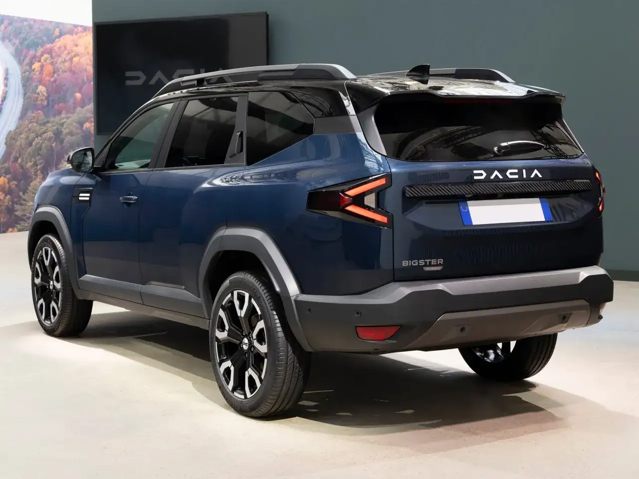 Dacia Bigster Hybrid, un SUV spazioso con un design robusto. Le motorizzazioni ibride promettono efficienza e prestazioni.