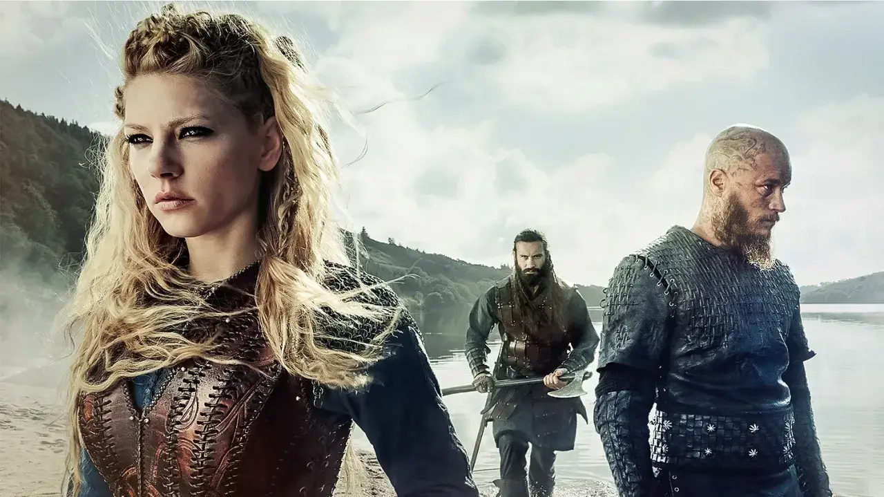 Trzech wikingów: Lagertha, Floki i Ragnar. Serial Wikingowie ma 6 sezonów.