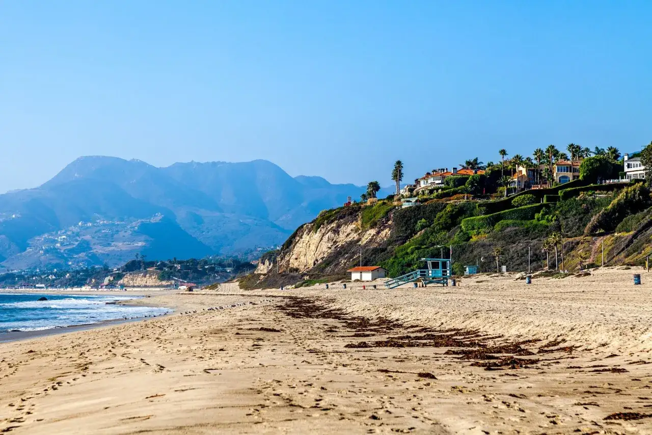 Panoramy Los Angeles z widokiem na wybrzeże i góry