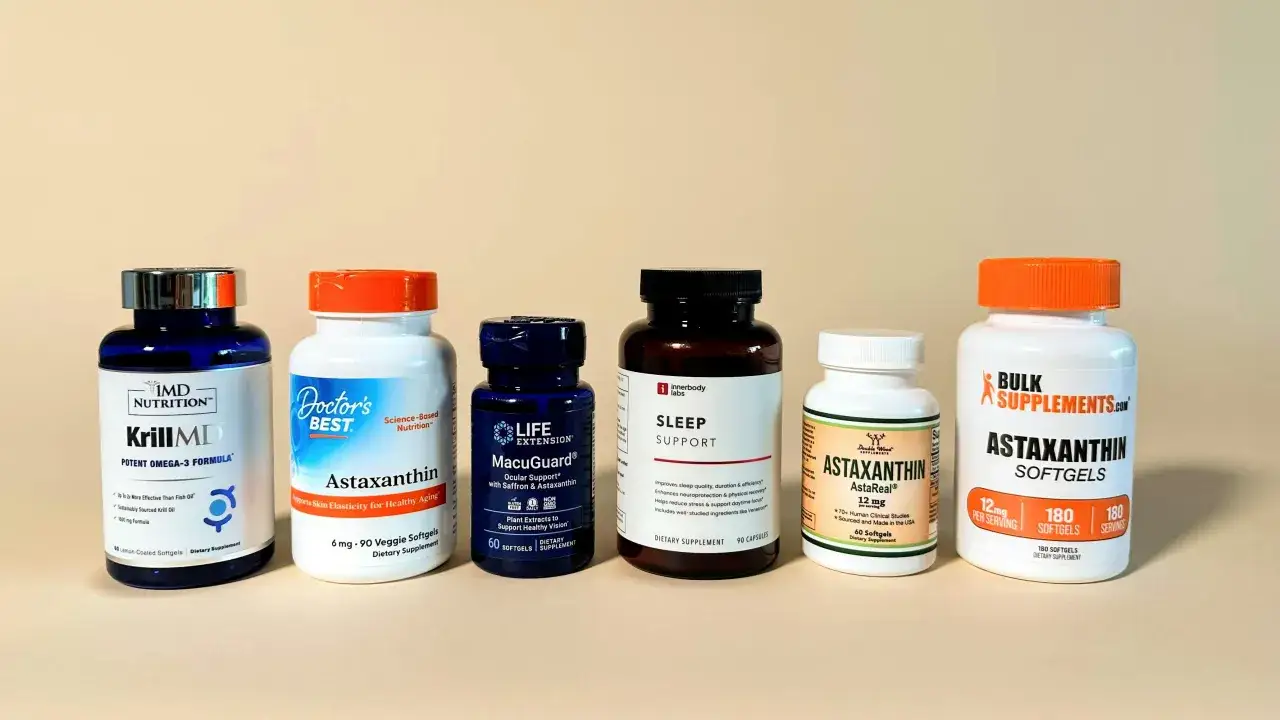Sechs Flaschen Nahrungserg&auml;nzungsmittel, darunter Astaxanthin. Wann Astaxanthin einnehmen? Diese Produkte bieten verschiedene Dosierungen und Mengen.