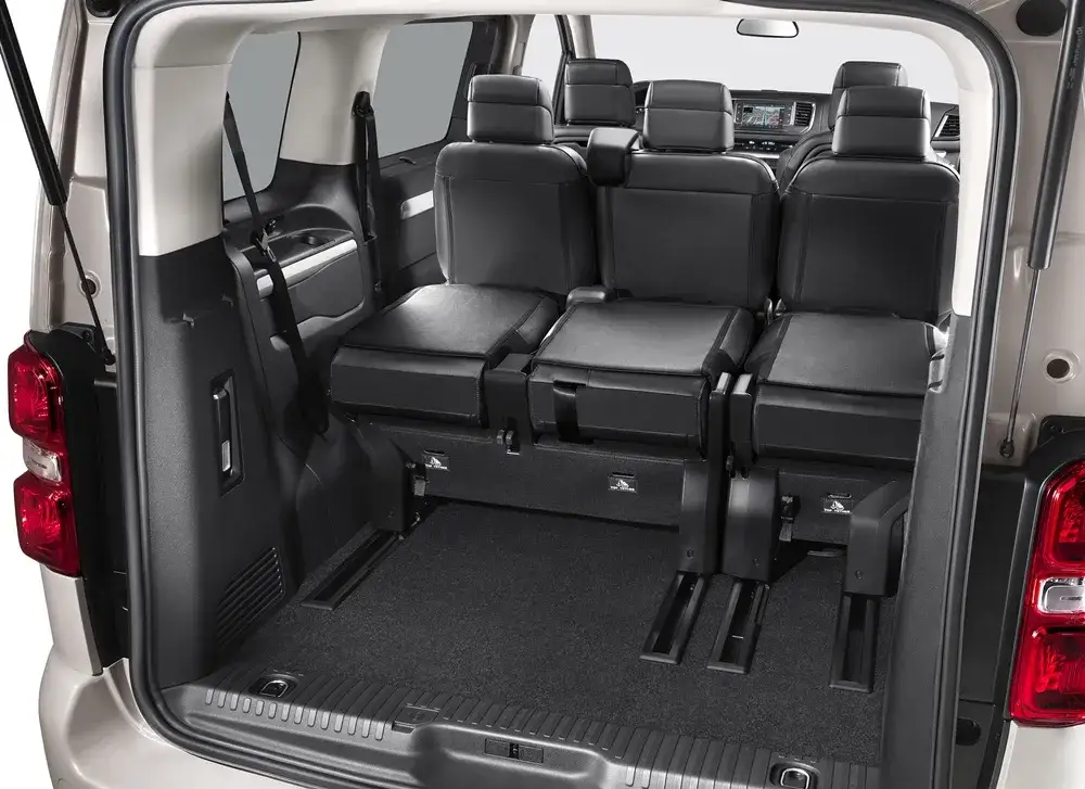 Citroën C4 Grand SpaceTourer bagażnik wlew paliwa