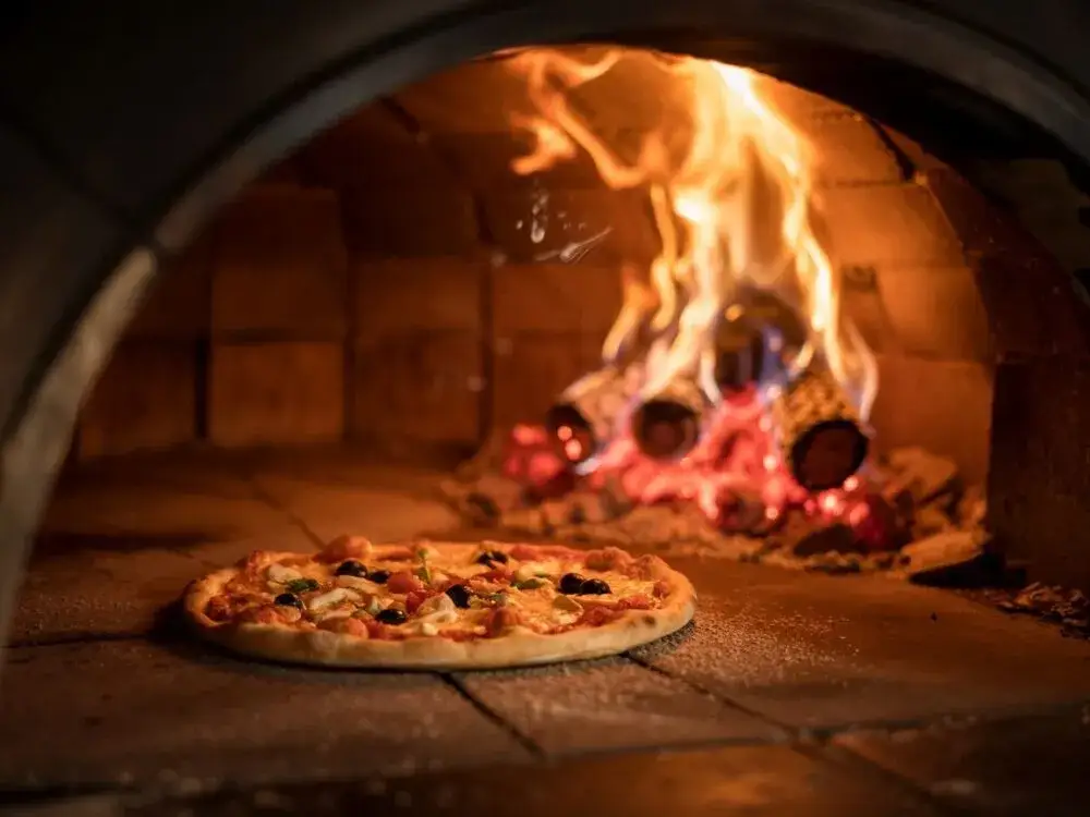 pizza w piekarniku idealnie upieczona