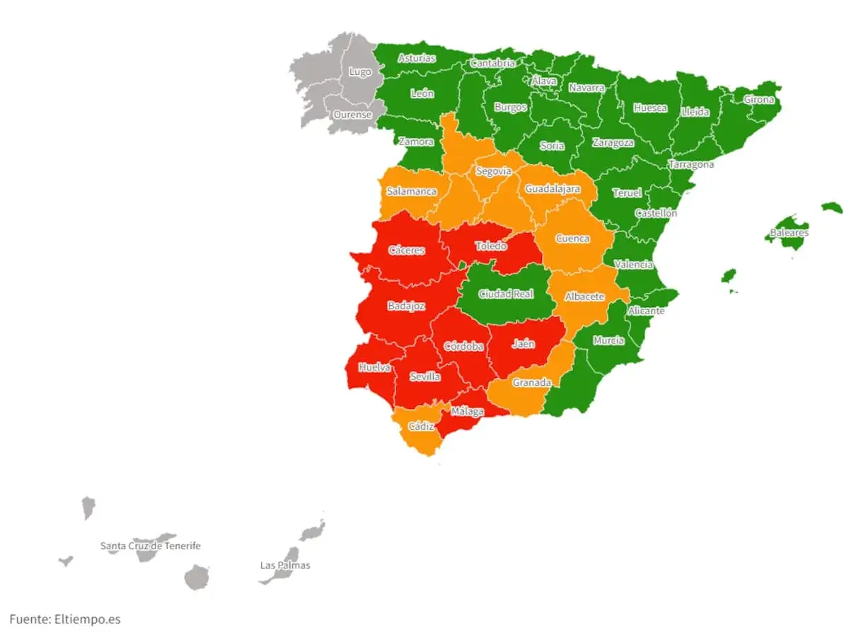 Mapa de España con colores indicando niveles polen. Rojo: alto, naranja: medio, verde: bajo, gris: sin datos.