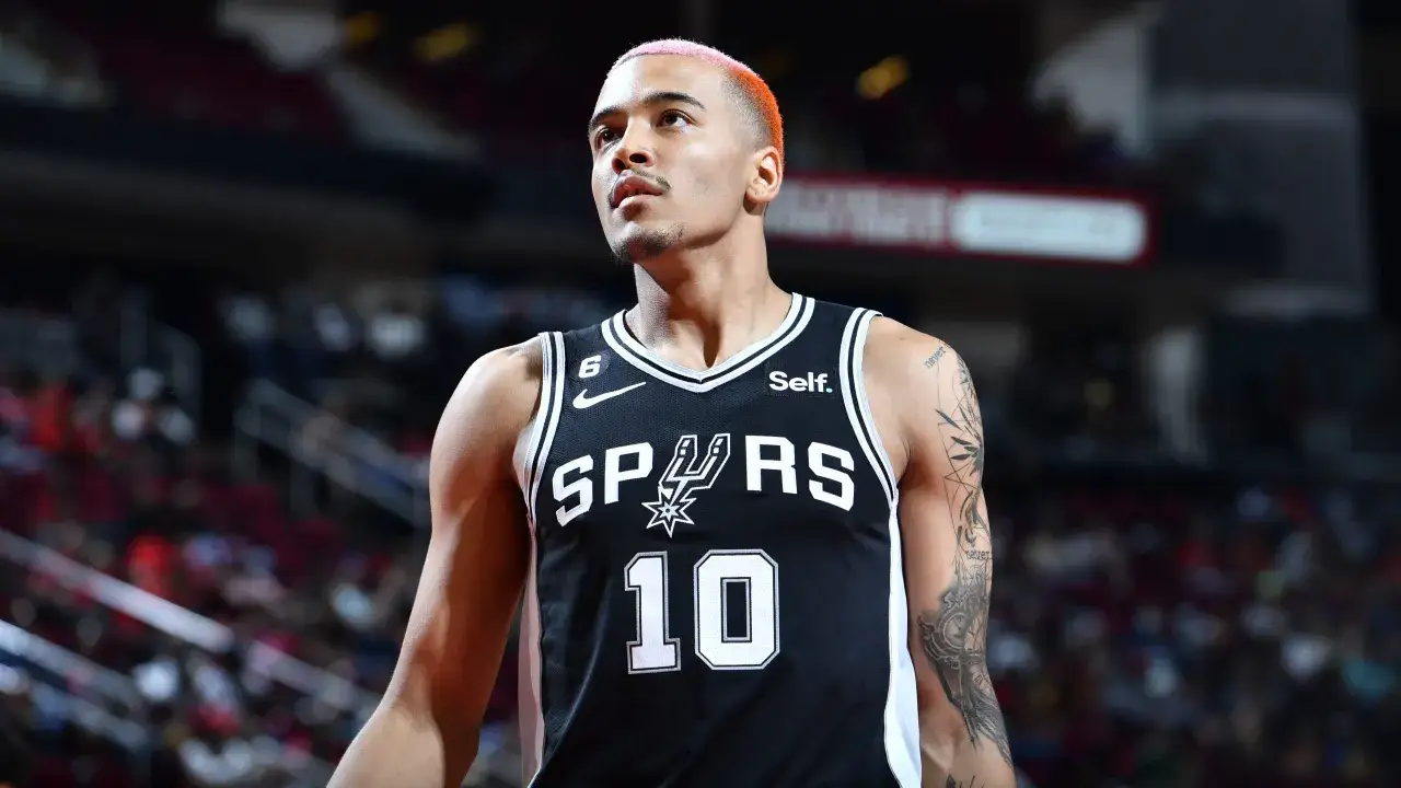 Jeremy Sochan playing for San Antonio Spurs, Polish NBA player action