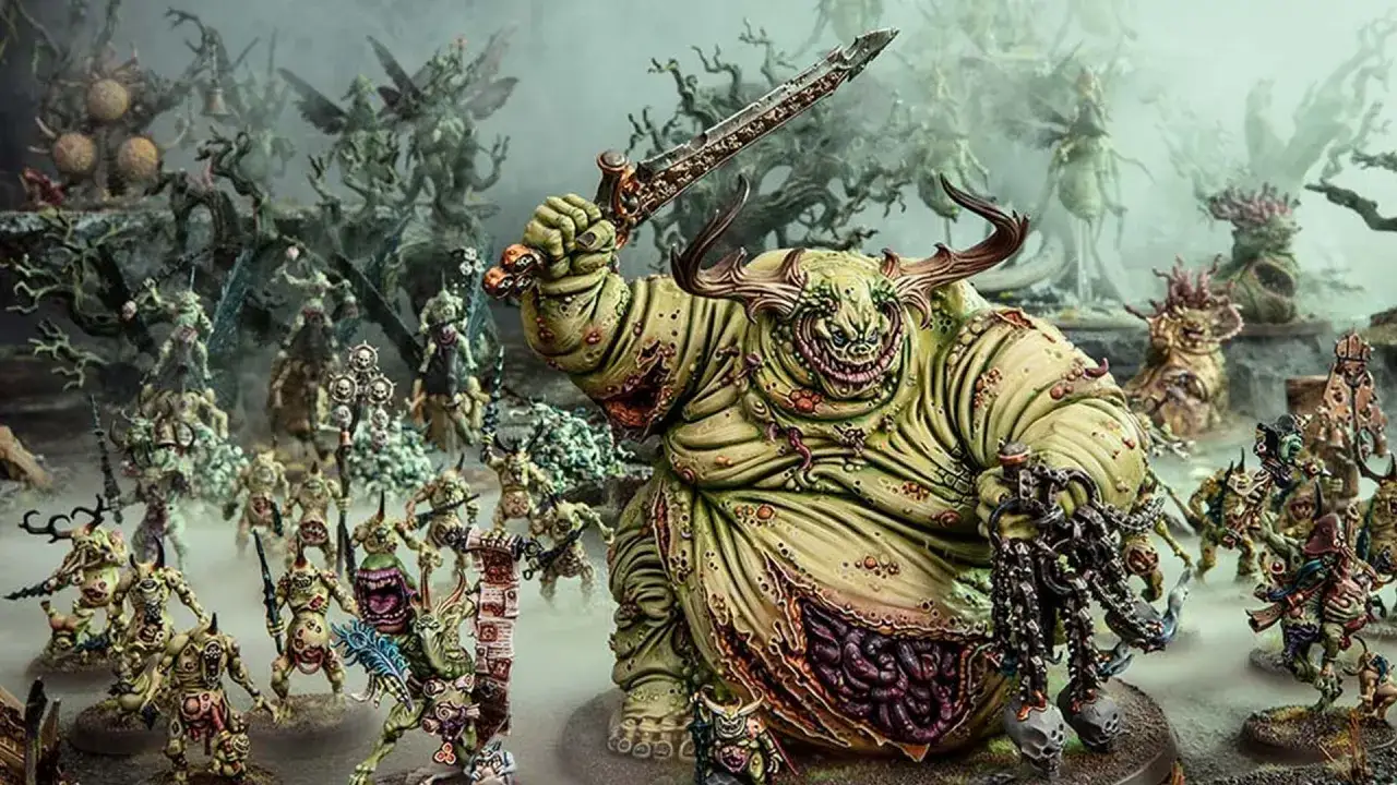 Potężny demon Nurgle z mieczem i zgraja jego wyznawców, otoczeni mgłą i chorobą.