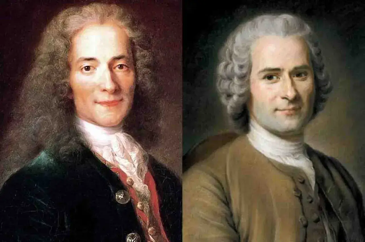 Dwa portrety: po lewej filozof Wolter w peruce i ozdobnym stroju, po prawej Jean-Jacques Rousseau w peruce i prostszym ubraniu.
