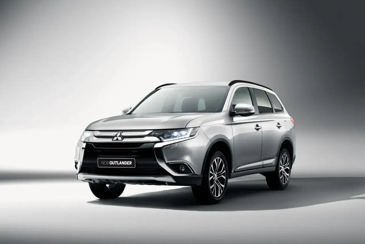 Mitsubishi Outlander III porównanie silników benzyna diesel