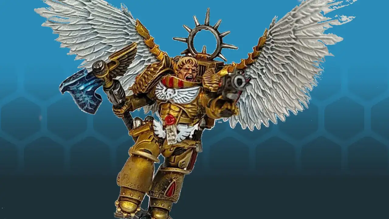 Złoty anioł z toporem i pistoletem, symbol **Blood Angels**, gotowy do walki.