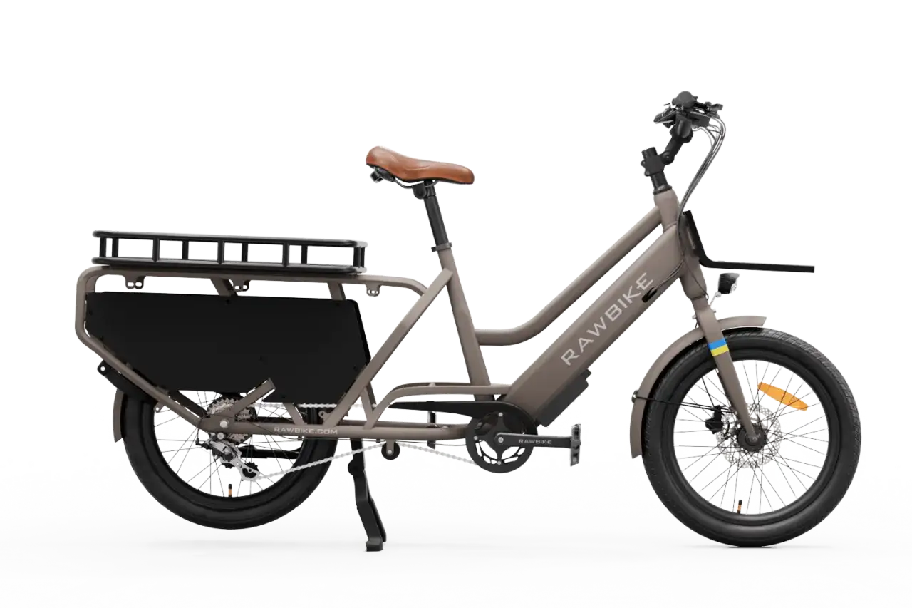 Brun elcykel med stor lastkapacitet. Fr&aring;gan 