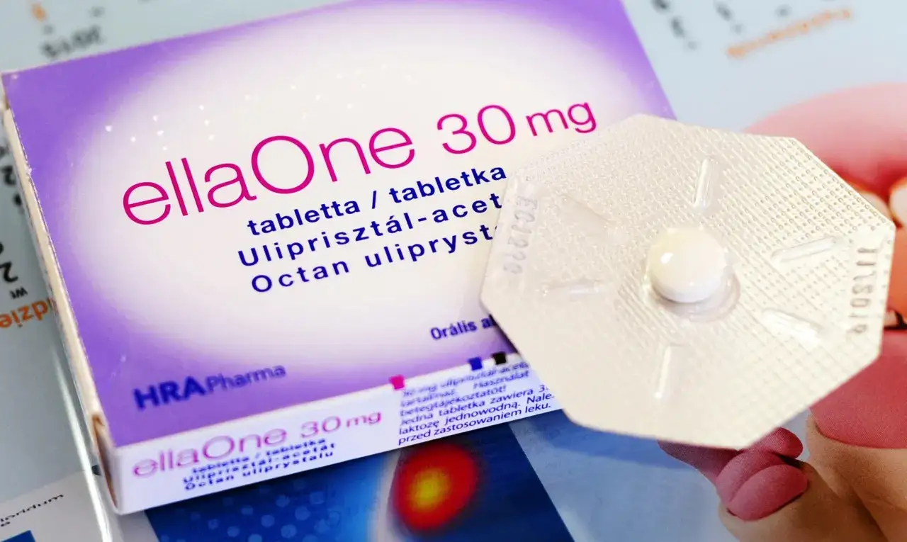 Tabletka ellaOne 30 mg, czyli tabletka dzień po bez recepty, w blistrze.
