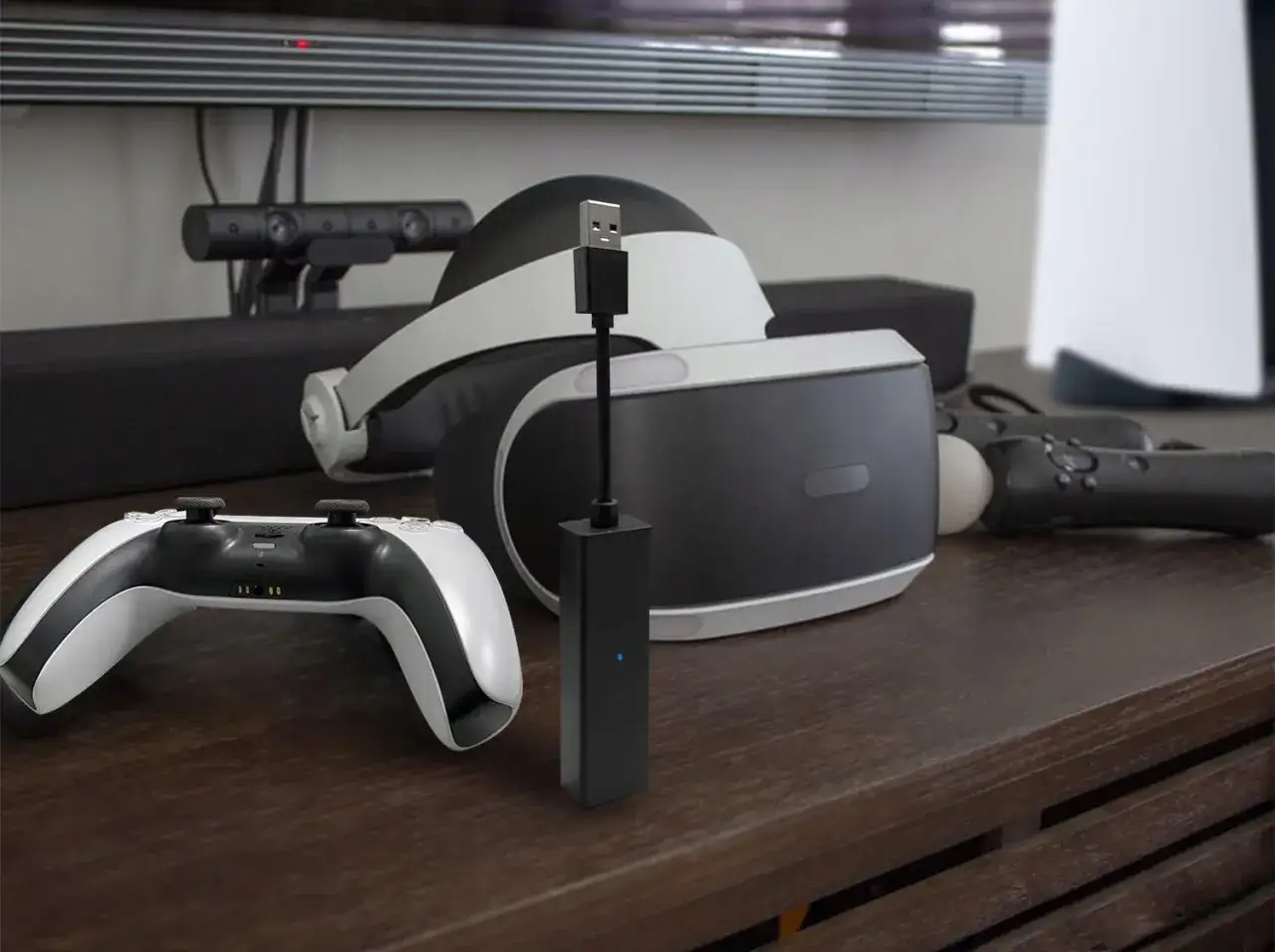 PlayStation VR pierwszej generacji podłączone do PS5 z adapterem