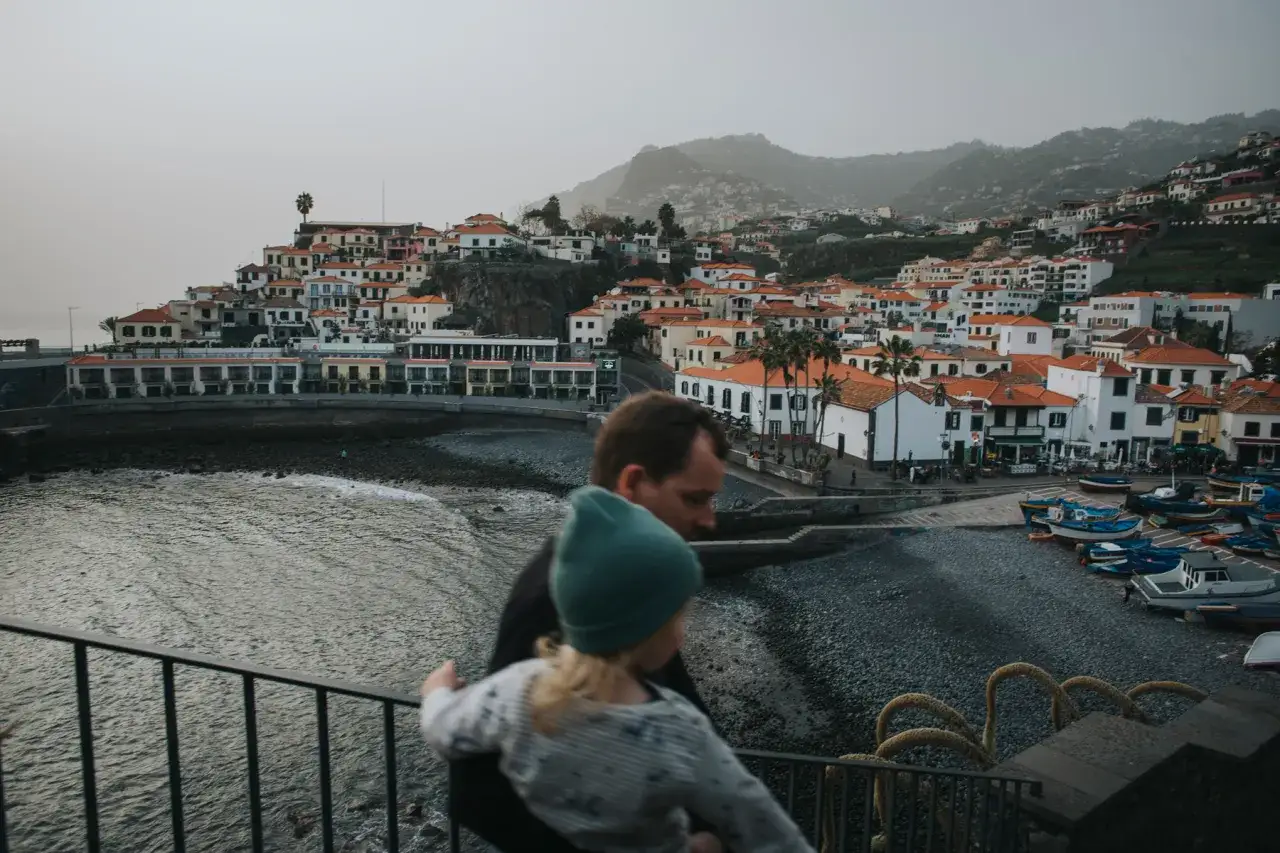 Rodzina na plaży w Funchal