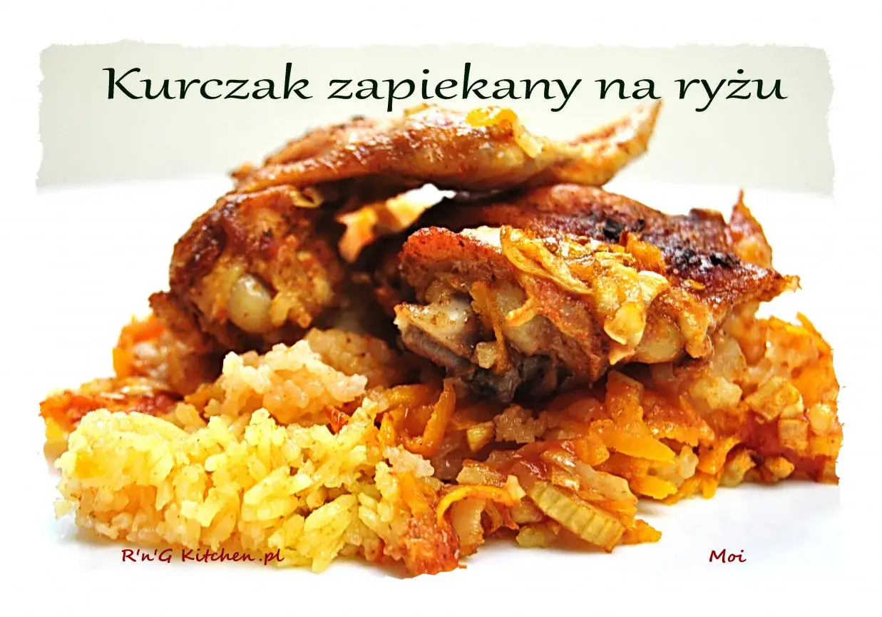 Aromatyczny kurczak zapiekany na ryżu z warzywami, danie idealne na obiad.
