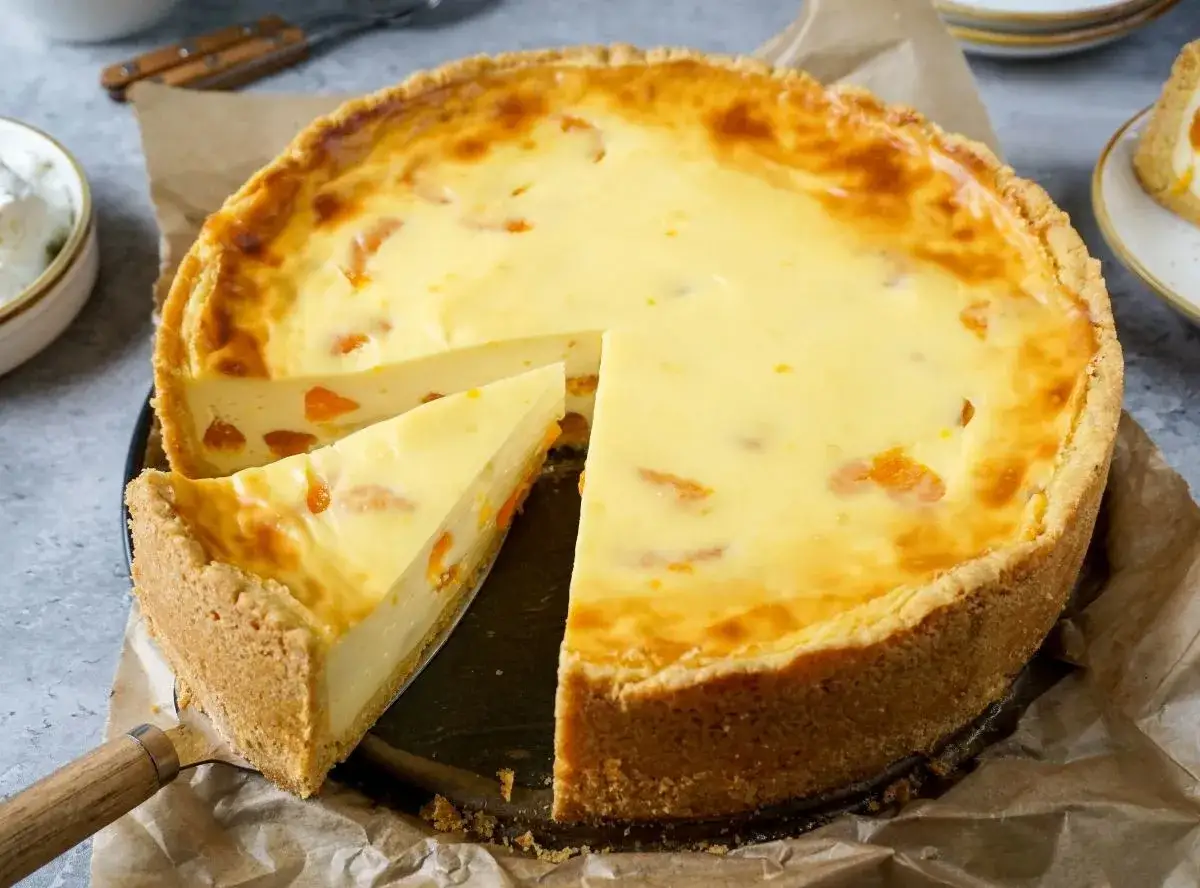 Ein saftiger Mandarinen Schmand Kuchen mit einem knusprigen Boden und fruchtigen Mandarinenst&uuml;cken. Ein Genuss f&uuml;r jeden Anlass.