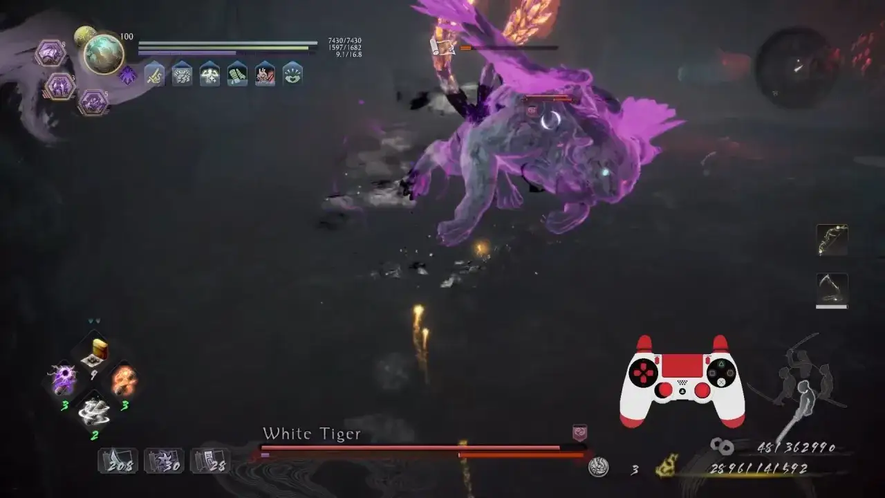 Gracz walczy z Białym Tygrysem w Nioh 2. Potężny przeciwnik emanuje fioletową energią.