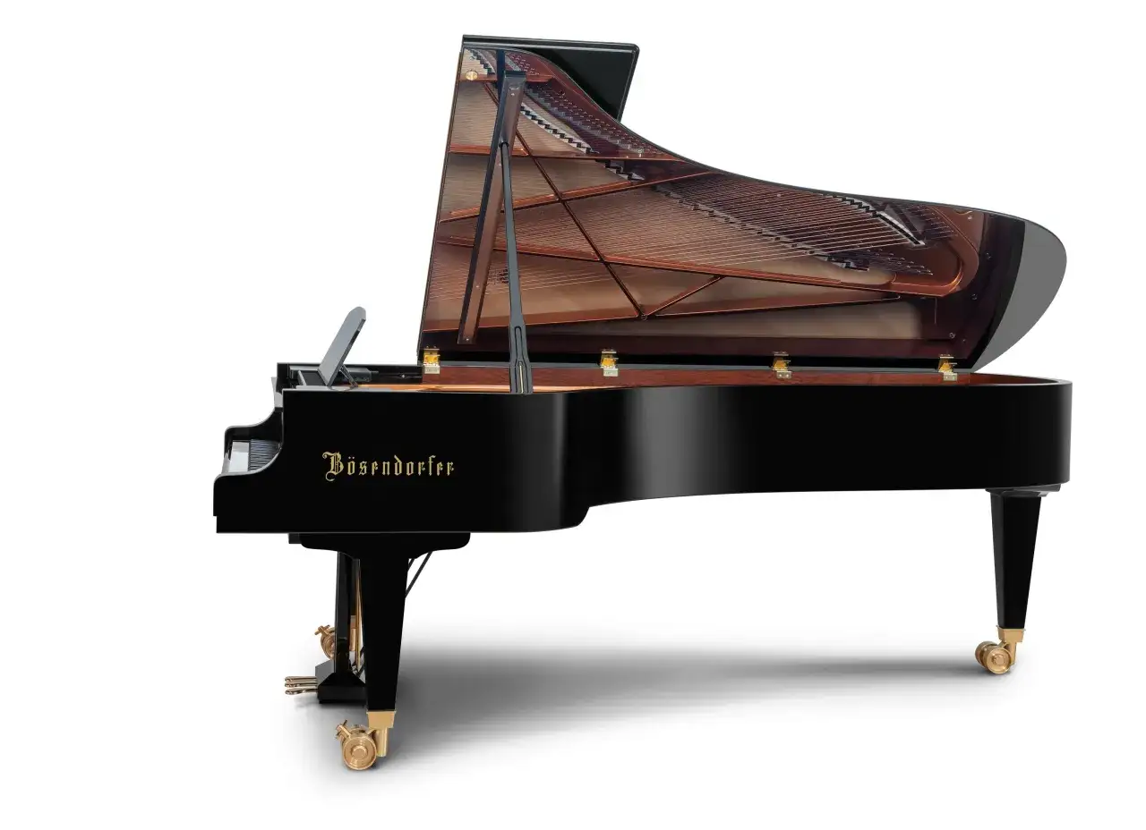 Czarny fortepian Bösendorfer z otwartą klapą, ukazującą struny i mechanizm. Zastanawiasz się, ile jest klawiszy w pianinie?